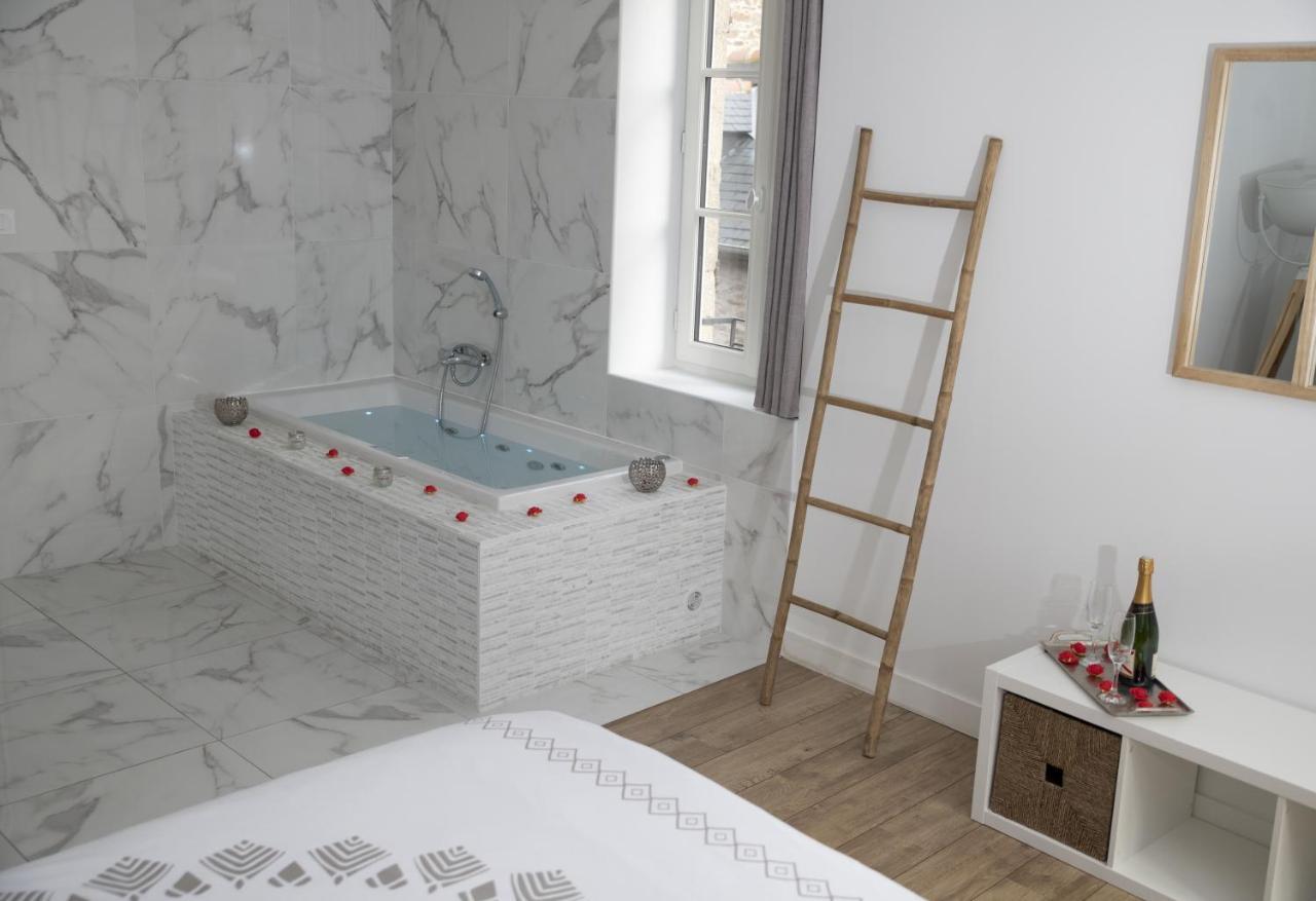 Апартаменты Triplex 110 M2 Centre Historique Avec Jacuzzi Динан Экстерьер фото
